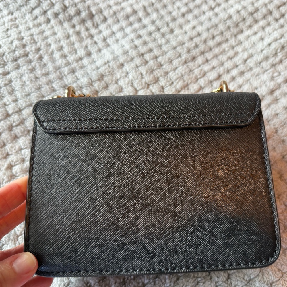 Tory Burch Black Saffiano Leather Shoulder or crossbody bag in black w/Gold Logo - Picture 15 of 16